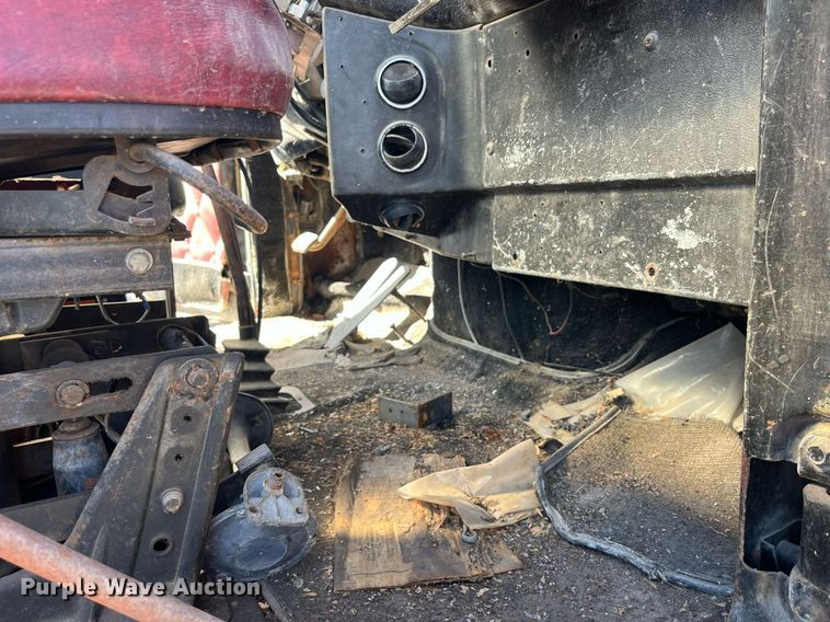 image for item EH2873 1980 MACK RWS766LST semi truck