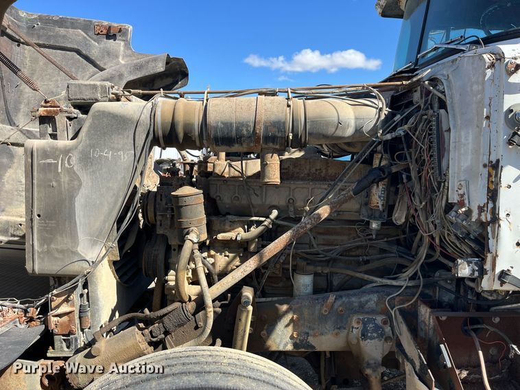 image for item EH2873 1980 MACK RWS766LST semi truck