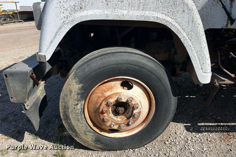 image for item EH2873 1980 MACK RWS766LST semi truck