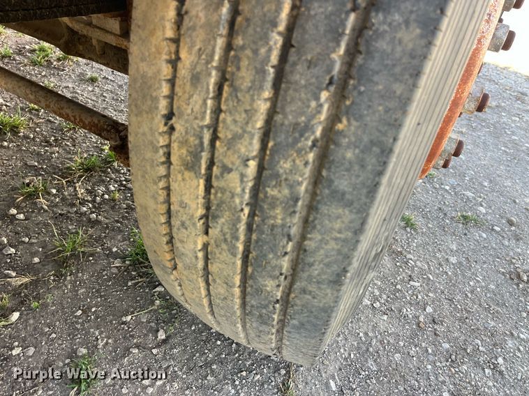 image for item EH2873 1980 MACK RWS766LST semi truck