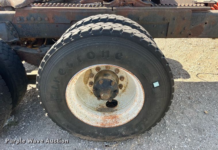 image for item EH2873 1980 MACK RWS766LST semi truck