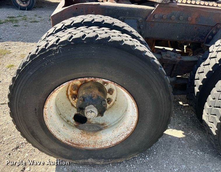 image for item EH2873 1980 MACK RWS766LST semi truck