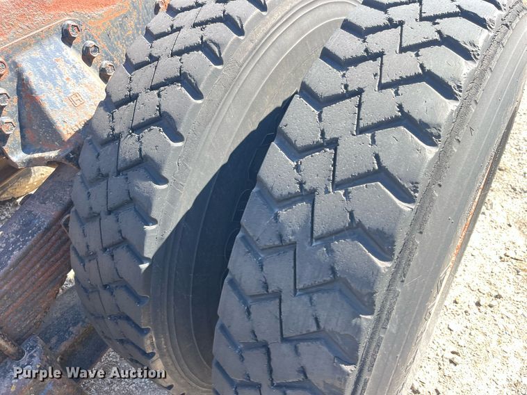 image for item EH2873 1980 MACK RWS766LST semi truck