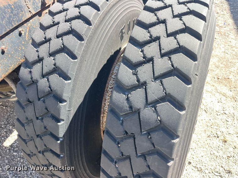 image for item EH2873 1980 MACK RWS766LST semi truck