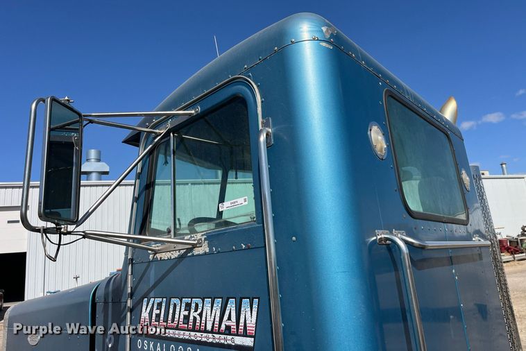 image for item EH2874 1995 Peterbilt 379 semi truck