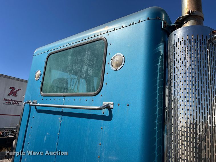 image for item EH2874 1995 Peterbilt 379 semi truck