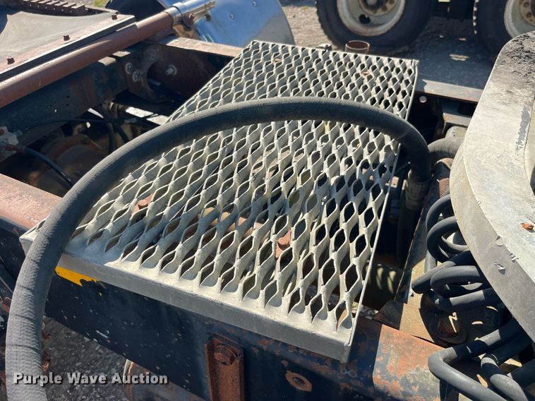 image for item EH2874 1995 Peterbilt 379 semi truck