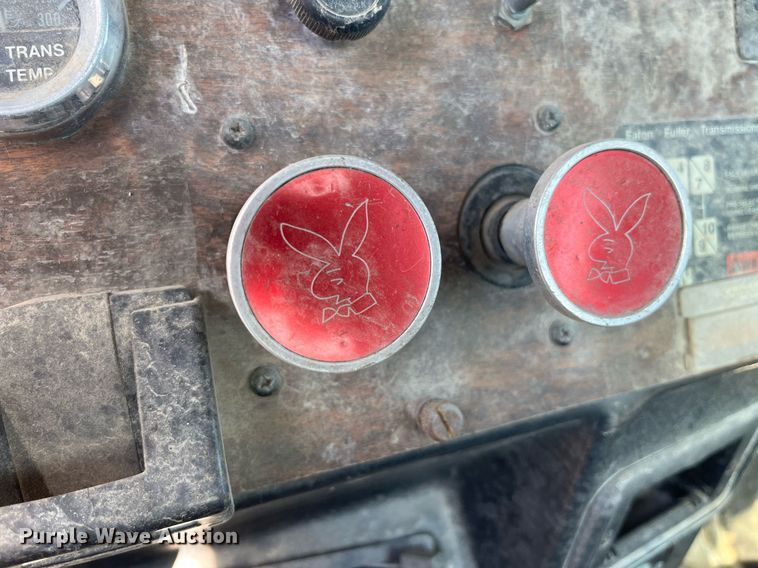 image for item EH2874 1995 Peterbilt 379 semi truck