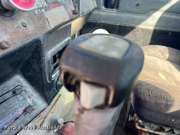 image for item EH2874 1995 Peterbilt 379 semi truck