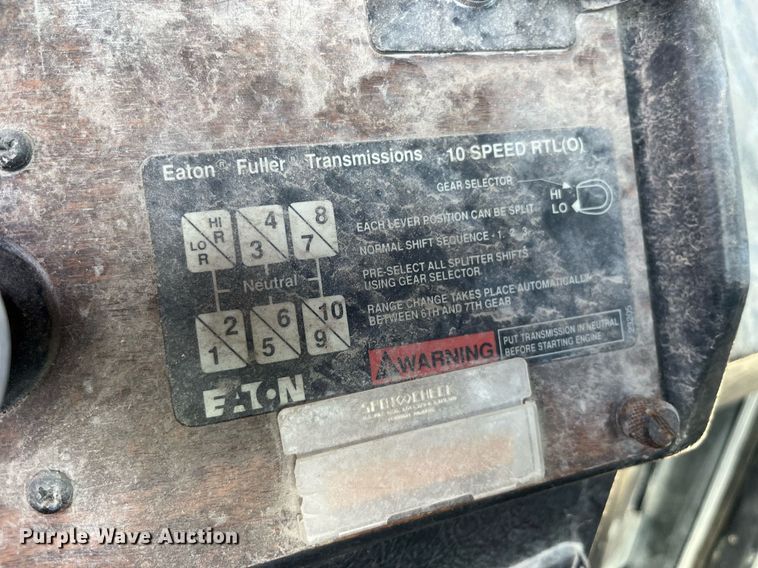 image for item EH2874 1995 Peterbilt 379 semi truck