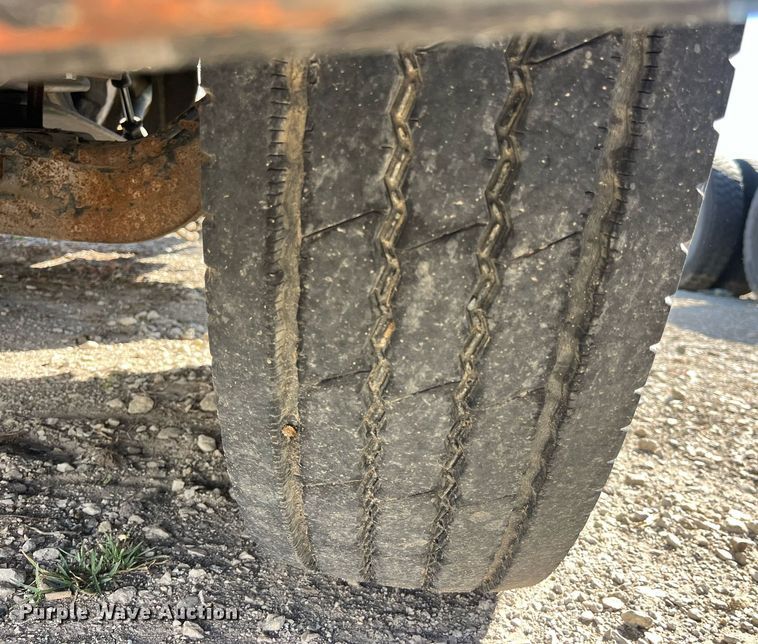 image for item EH2874 1995 Peterbilt 379 semi truck