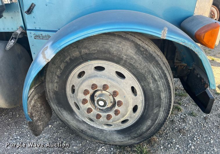 image for item EH2874 1995 Peterbilt 379 semi truck