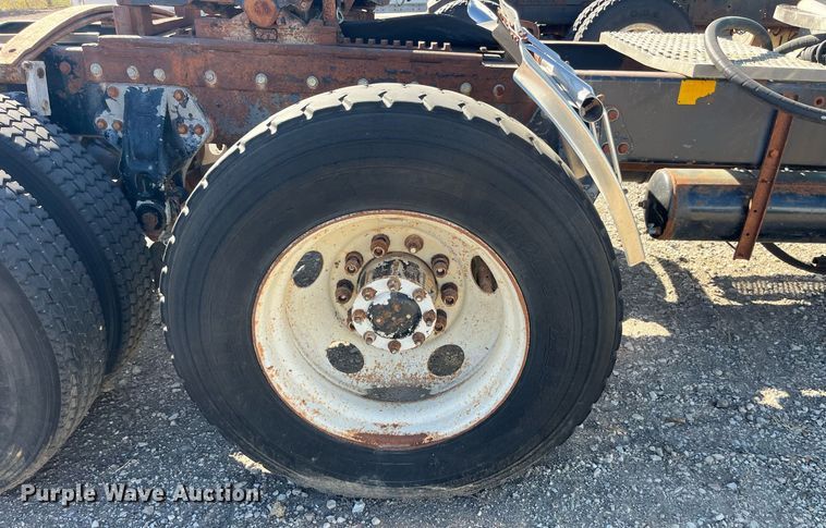 image for item EH2874 1995 Peterbilt 379 semi truck