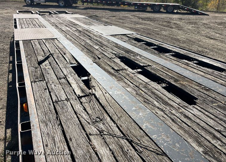 image for item EH2875 2002 Neville Built drop deck equipment trailer