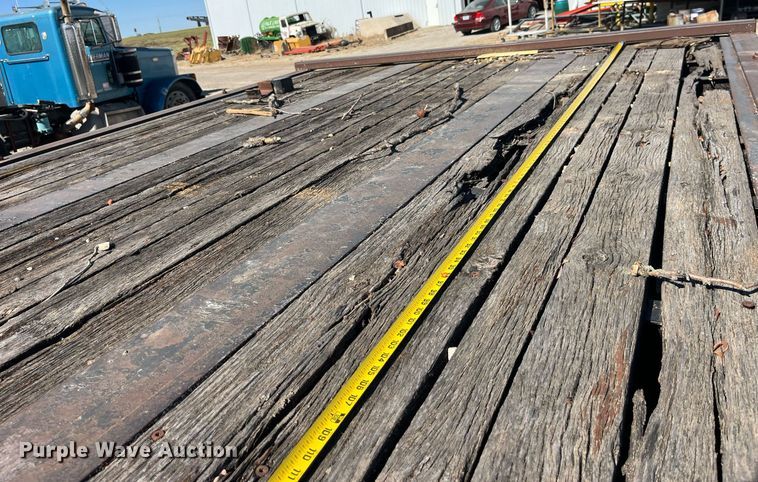 image for item EH2875 2002 Neville Built drop deck equipment trailer