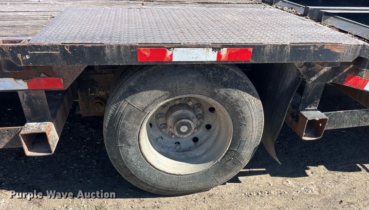 image for item EH2875 2002 Neville Built drop deck equipment trailer