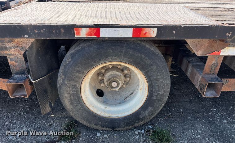 image for item EH2875 2002 Neville Built drop deck equipment trailer