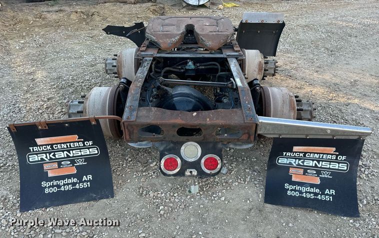 image for item EH7100 2005 Freightliner  Columbia rear axel assembly 