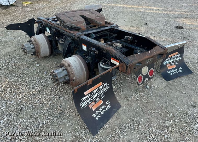 image for item EH7100 2005 Freightliner  Columbia rear axel assembly 