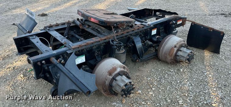 image for item EH7100 2005 Freightliner  Columbia rear axel assembly 