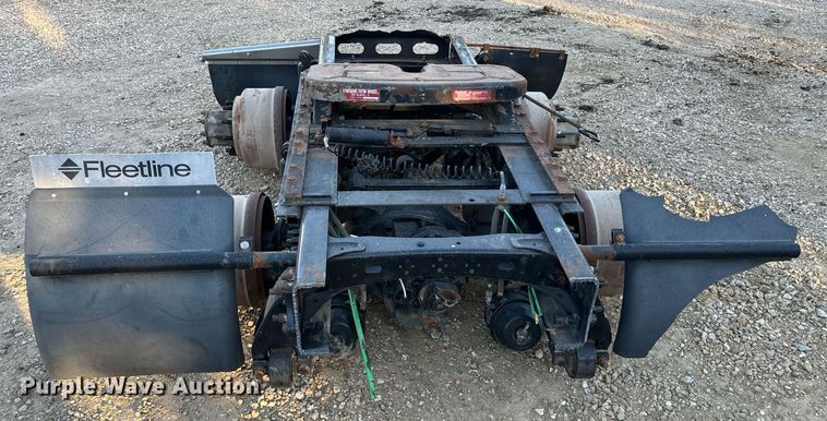 image for item EH7100 2005 Freightliner  Columbia rear axel assembly 