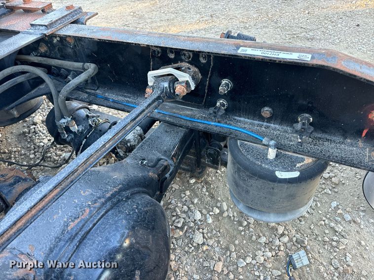 image for item EH7100 2005 Freightliner  Columbia rear axel assembly 