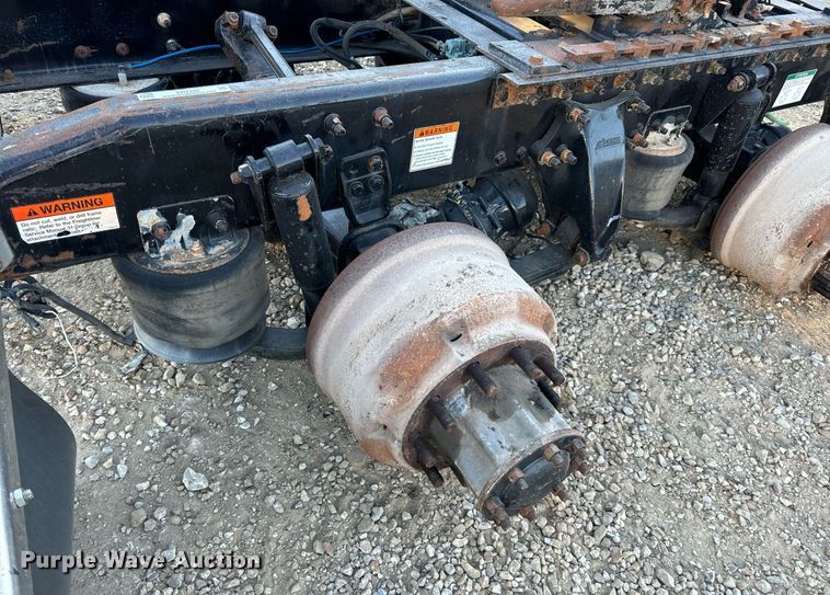 image for item EH7100 2005 Freightliner  Columbia rear axel assembly 