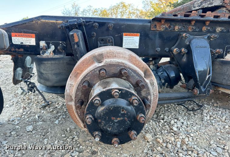 image for item EH7100 2005 Freightliner  Columbia rear axel assembly 