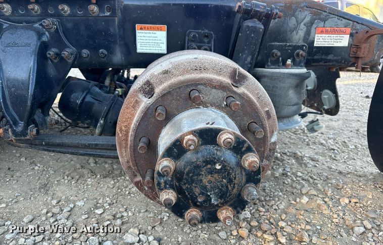 image for item EH7100 2005 Freightliner  Columbia rear axel assembly 