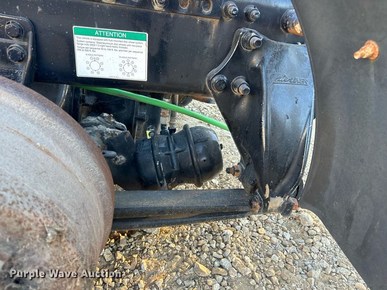 image for item EH7100 2005 Freightliner  Columbia rear axel assembly 