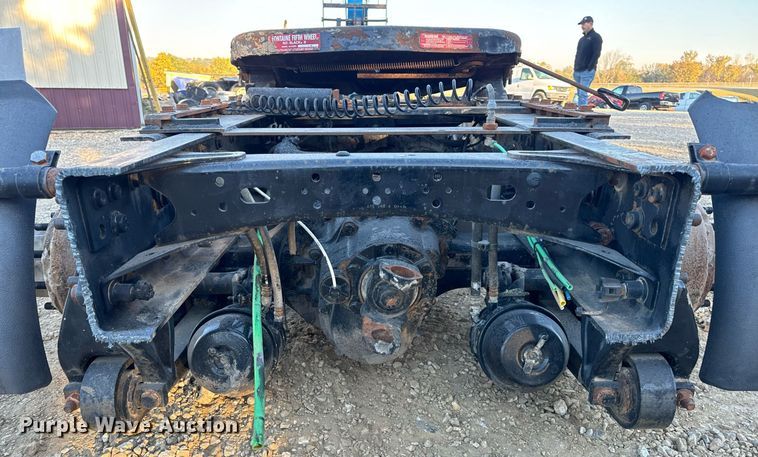 image for item EH7100 2005 Freightliner  Columbia rear axel assembly 