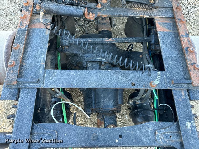 image for item EH7100 2005 Freightliner  Columbia rear axel assembly 