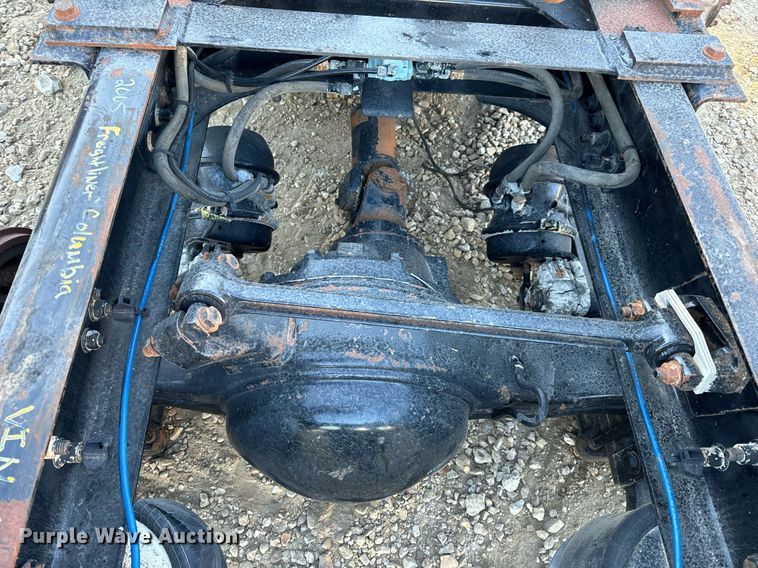 image for item EH7100 2005 Freightliner  Columbia rear axel assembly 