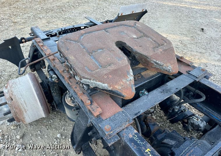 image for item EH7100 2005 Freightliner  Columbia rear axel assembly 