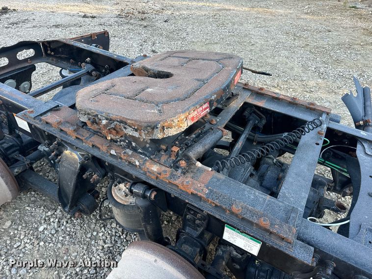 image for item EH7100 2005 Freightliner  Columbia rear axel assembly 