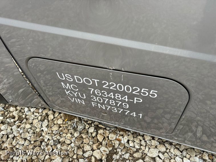 image for item EH7173 International  semi truck cab