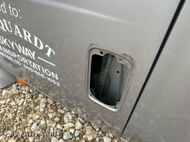 image for item EH7173 International  semi truck cab