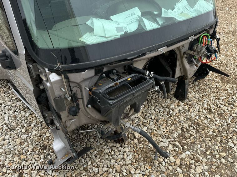 image for item EH7173 International  semi truck cab