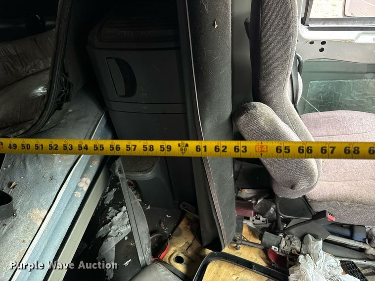 image for item EH7173 International  semi truck cab