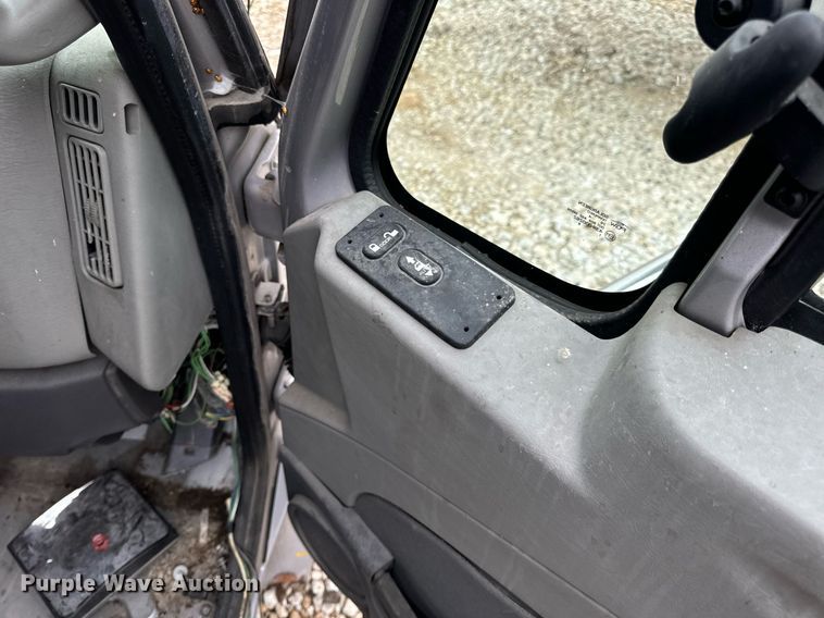 image for item EH7173 International  semi truck cab