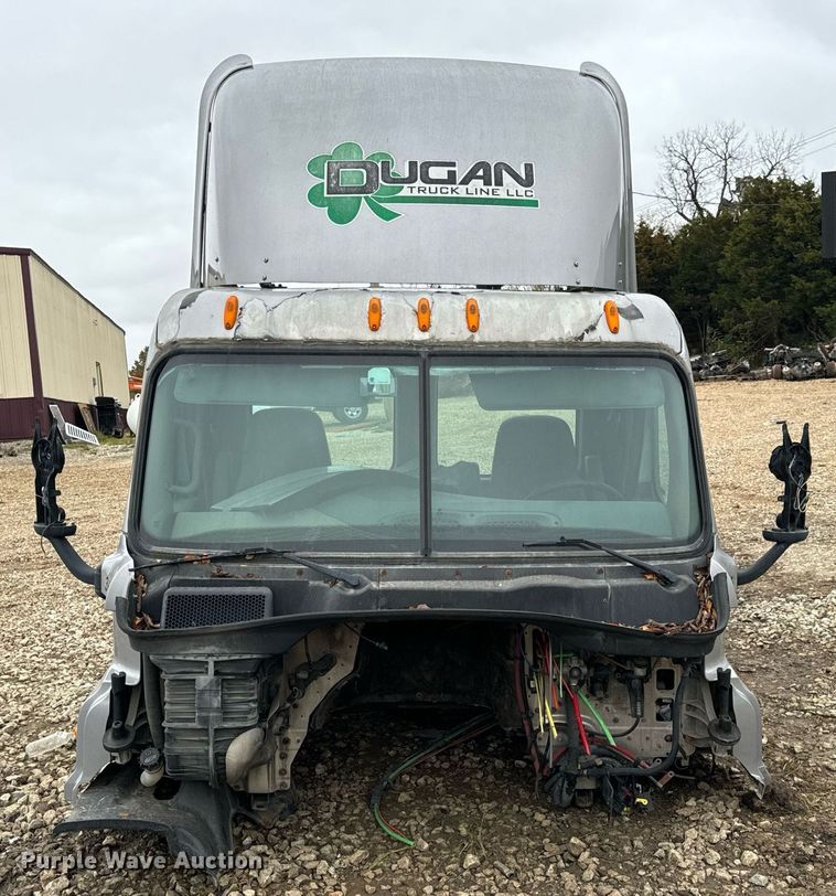 image for item EH7174 Freightliner Cascadia semi truck cab