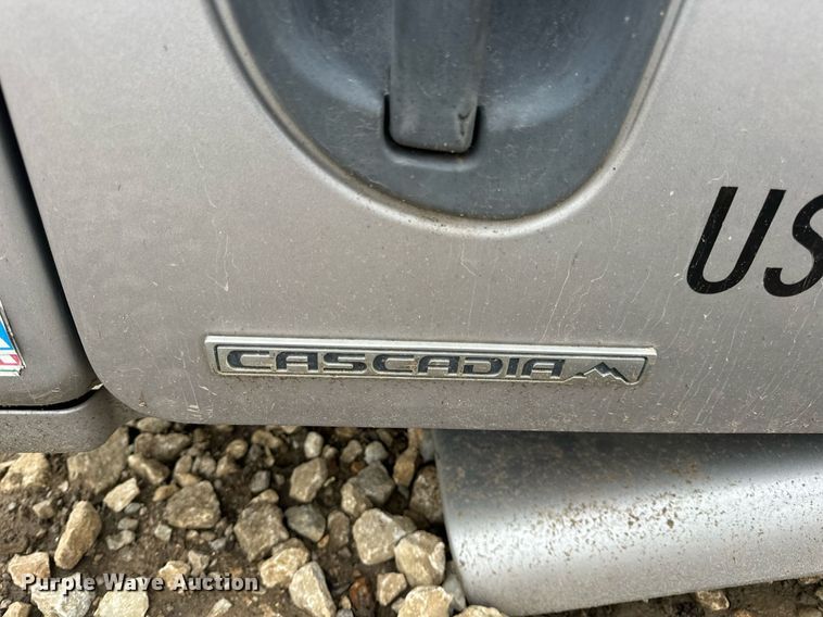 image for item EH7174 Freightliner Cascadia semi truck cab