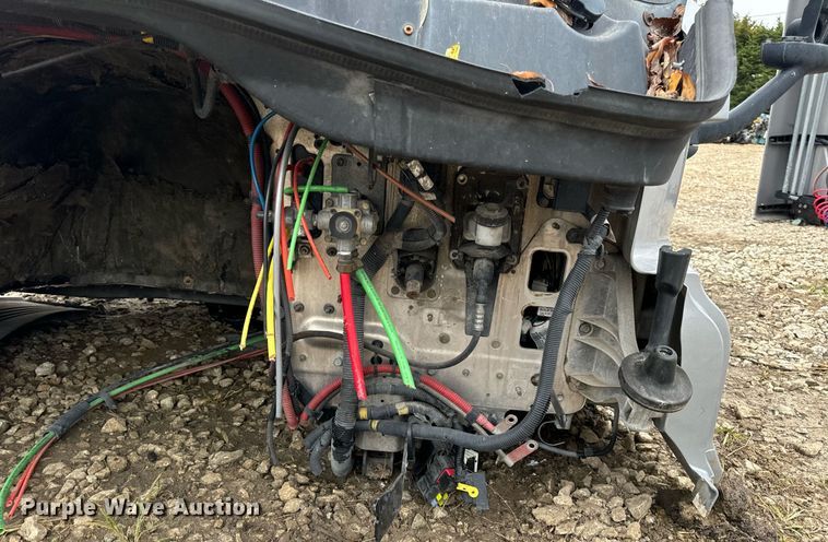 image for item EH7174 Freightliner Cascadia semi truck cab