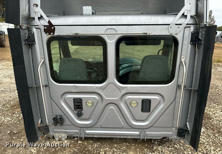 image for item EH7174 Freightliner Cascadia semi truck cab