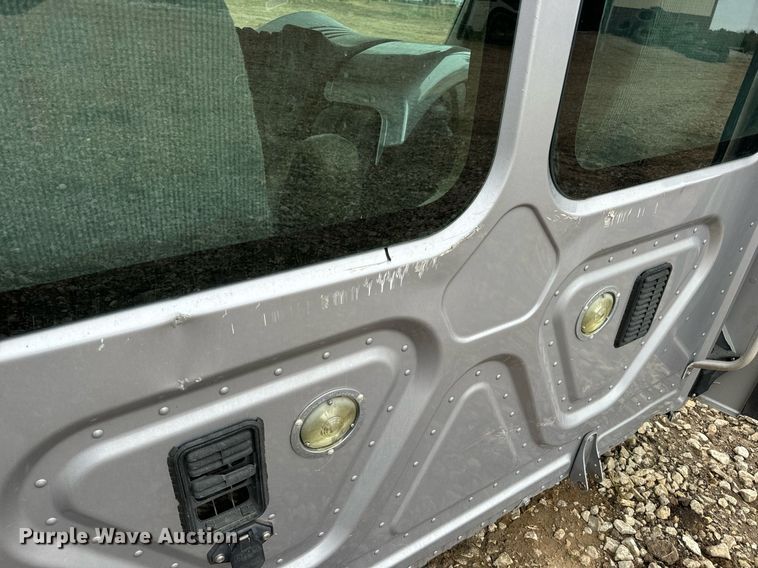 image for item EH7174 Freightliner Cascadia semi truck cab