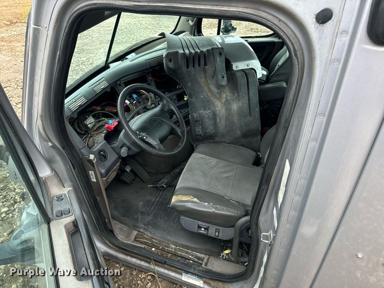 image for item EH7174 Freightliner Cascadia semi truck cab