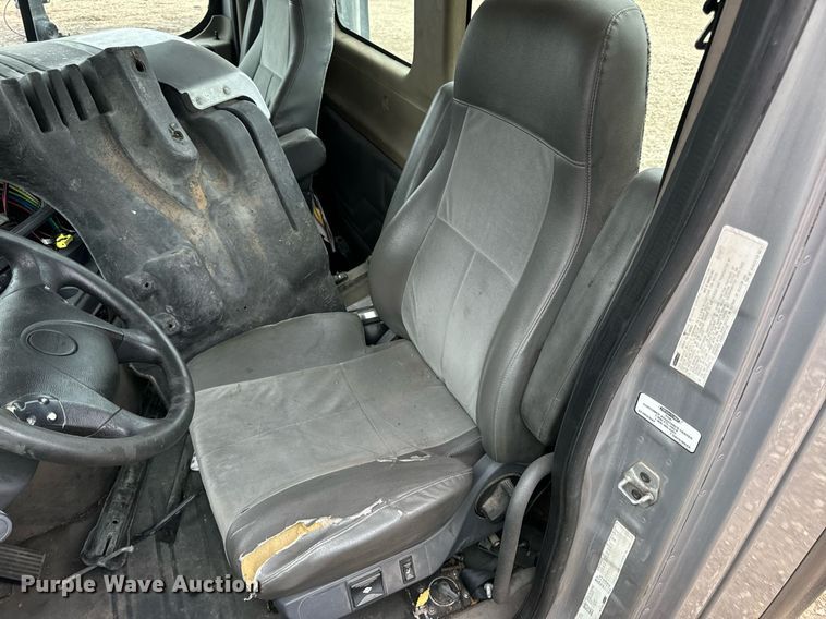 image for item EH7174 Freightliner Cascadia semi truck cab