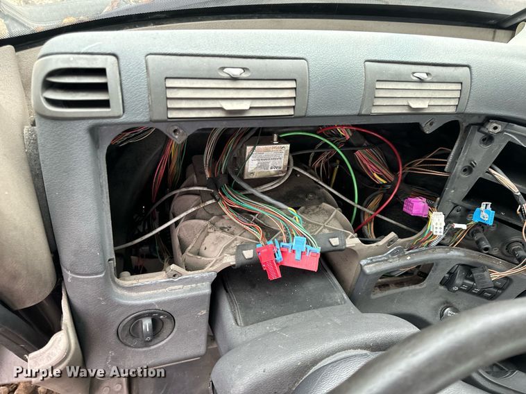 image for item EH7174 Freightliner Cascadia semi truck cab