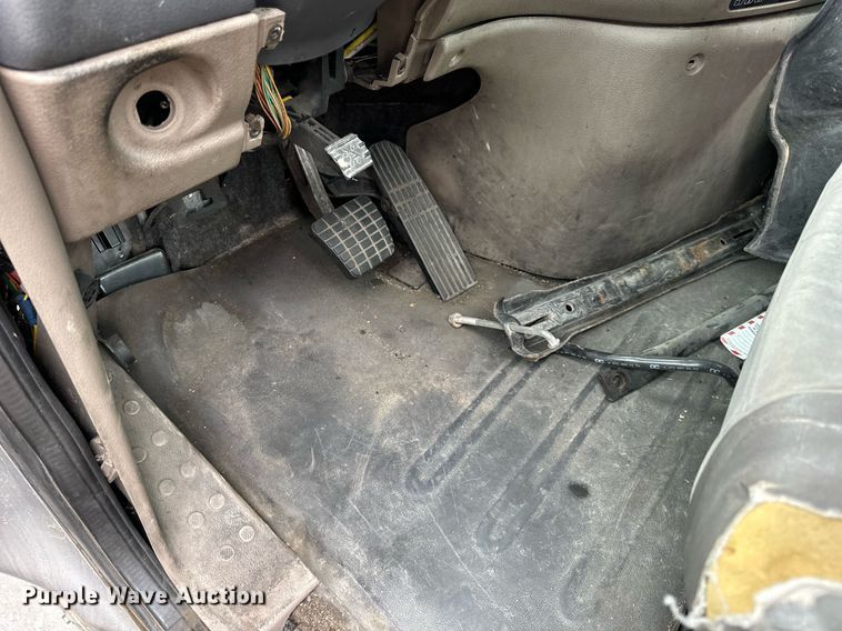 image for item EH7174 Freightliner Cascadia semi truck cab