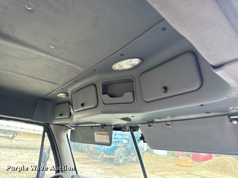 image for item EH7174 Freightliner Cascadia semi truck cab